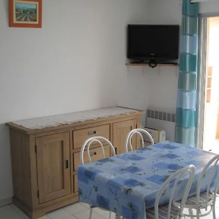 Apartment 6 Pers, 2 Chambres, Terrasse, Piscine Et Parking A 50m De La Mer - Ref, Baie104 Agde
